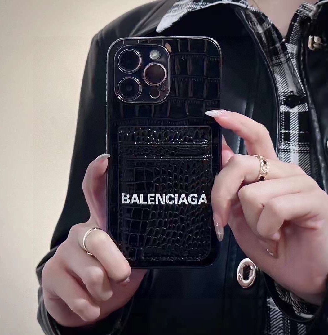 BALENCIAGA